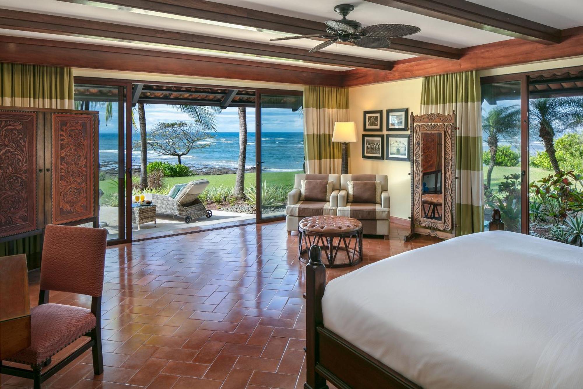 1 Bedroom Presidential Suite 1 King Oceanfront Balcony,1556159824:JPEG